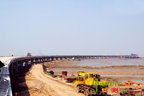 建設中的白沙河特大橋